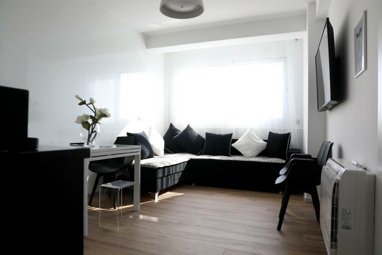 Appartement Tiranatop Suites 3 1000 Ft2 *