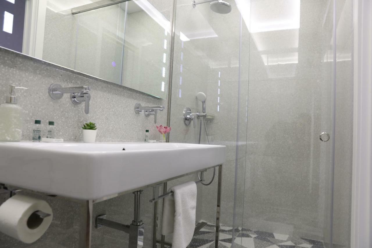 Tiranatop Suites 3 1000 Ft2 Tirana