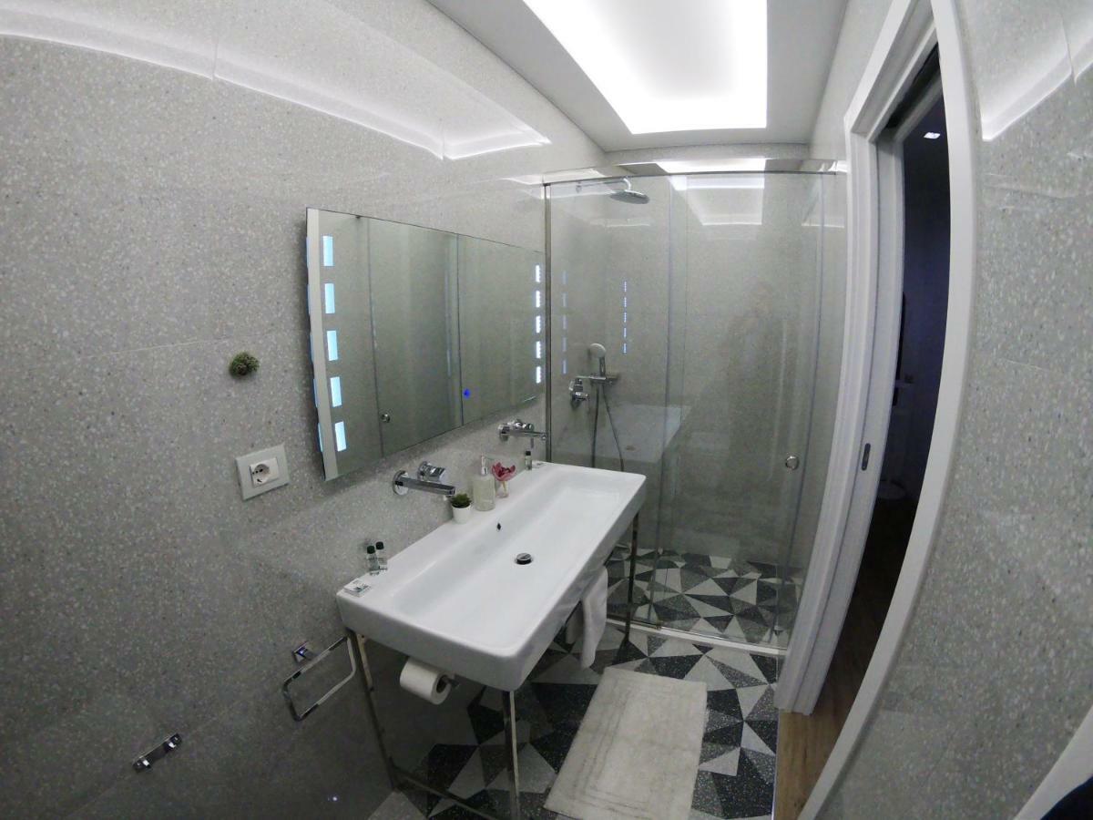 Tiranatop Suites 3 1000 Ft2 Tirana
